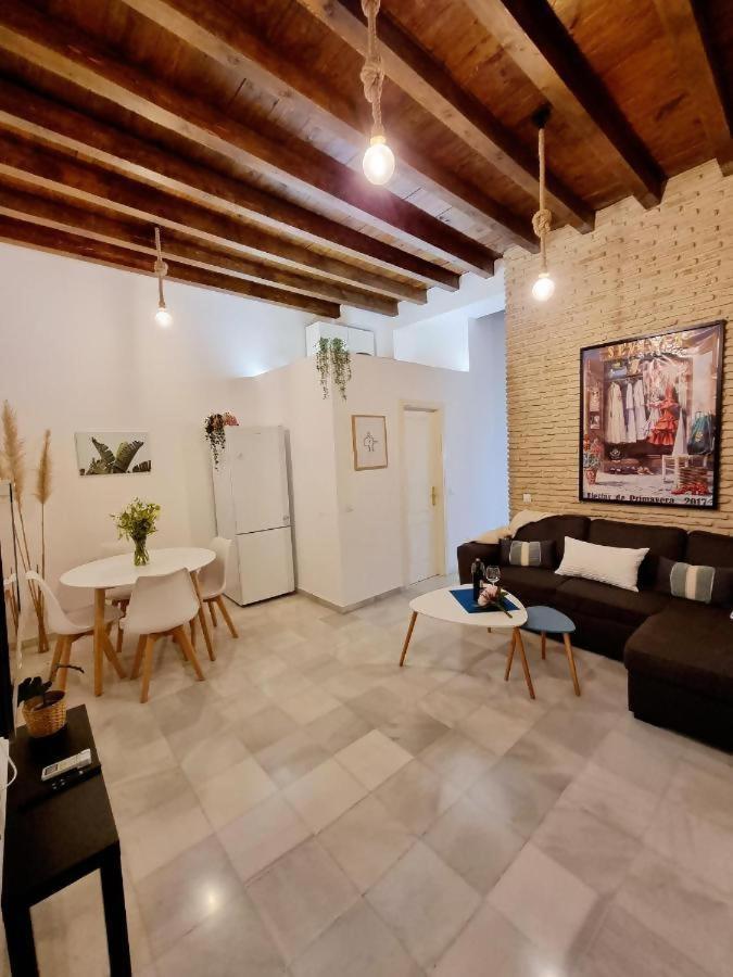 Ferienwohnung Hostfy Mercado De Triana Sevilla Exterior foto